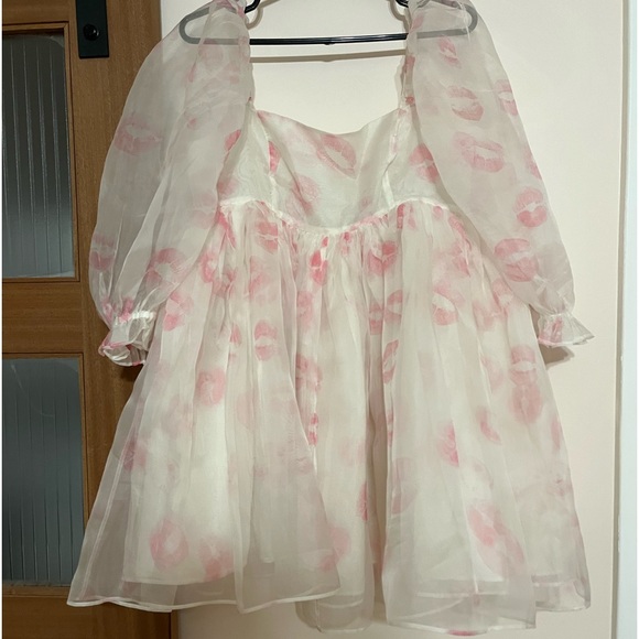 Selkie puff dress “kiss on the lips” medium - Picture 2 of 5